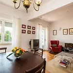 Shortstayflat Graca